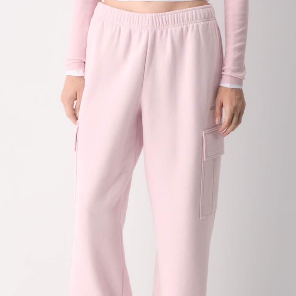 Aritzia TNA Cargo Sweatpants